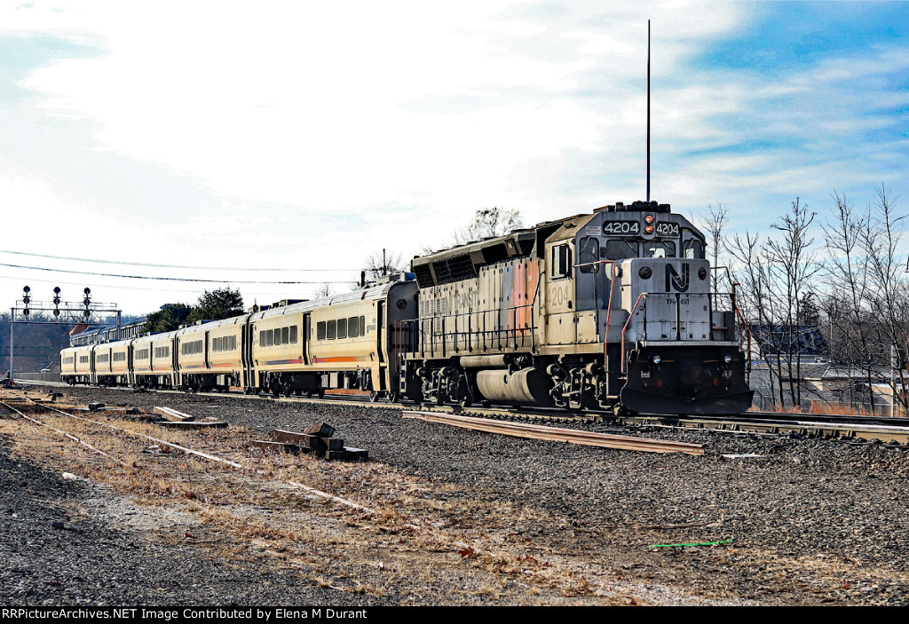 NJT 4204 on train 1109